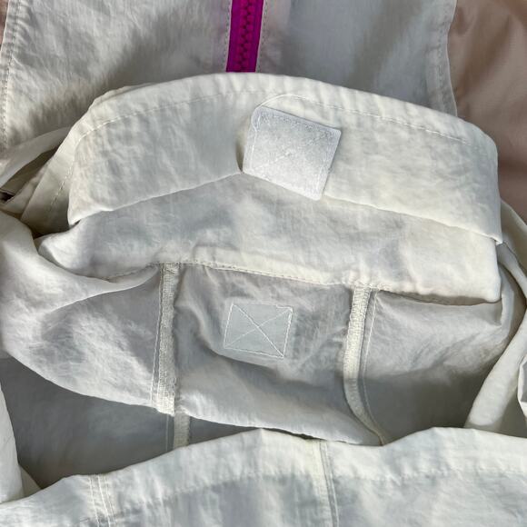 Nike Sportswear Icon Clash Packable Pullover Jacket Beige Windbreaker - Picture 9 of 9